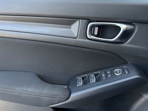 Used 2025 Honda Civic Sport image 11