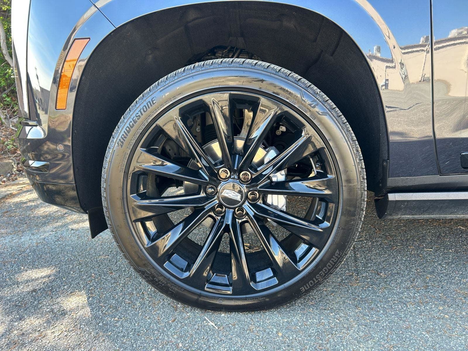 Certified 2025 Cadillac Escalade Sport Platinum w/ LPO, ONYX Package AWD/4WD image 16