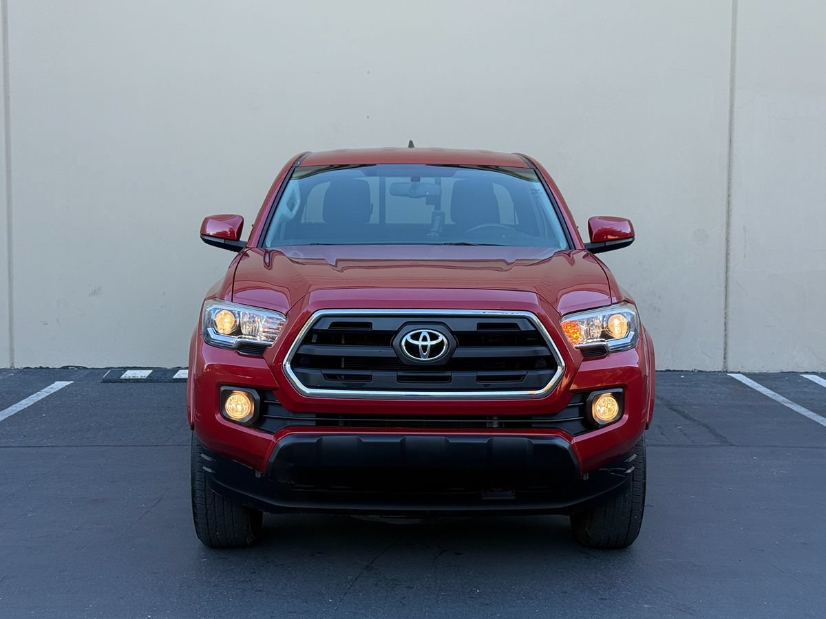 Used 2017 Toyota Tacoma SR5 w/ Tow Package RWD image 30