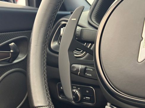 Used 2023 Aston Martin DB11 Volante image 25