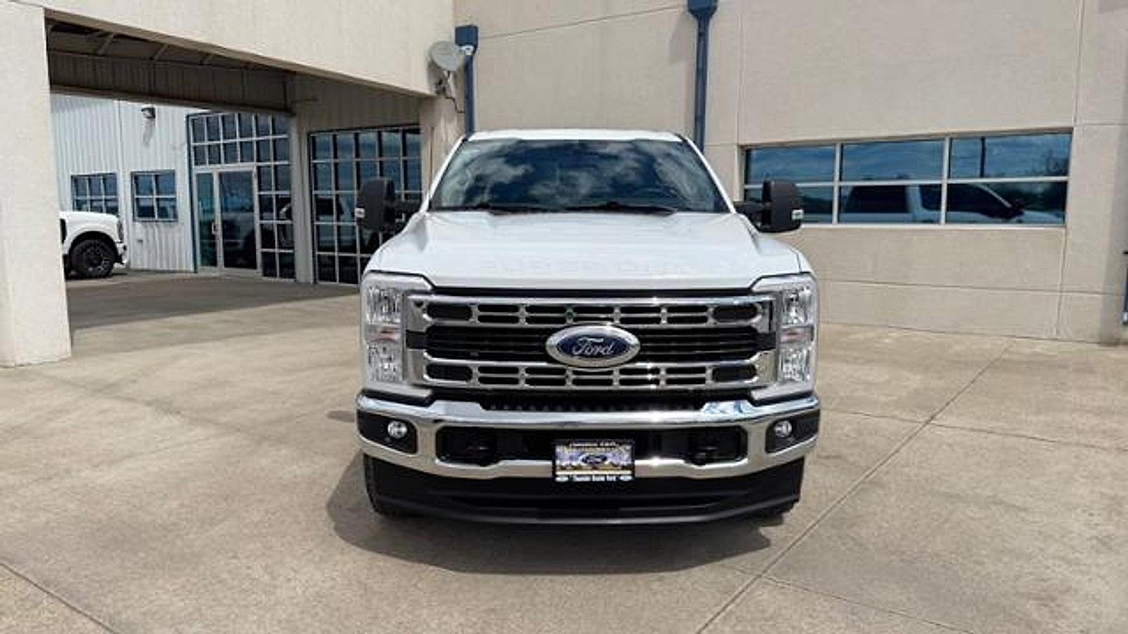 Used 2023 Ford F350 XLT w/ FX4 Off-Road Package AWD/4WD image 10