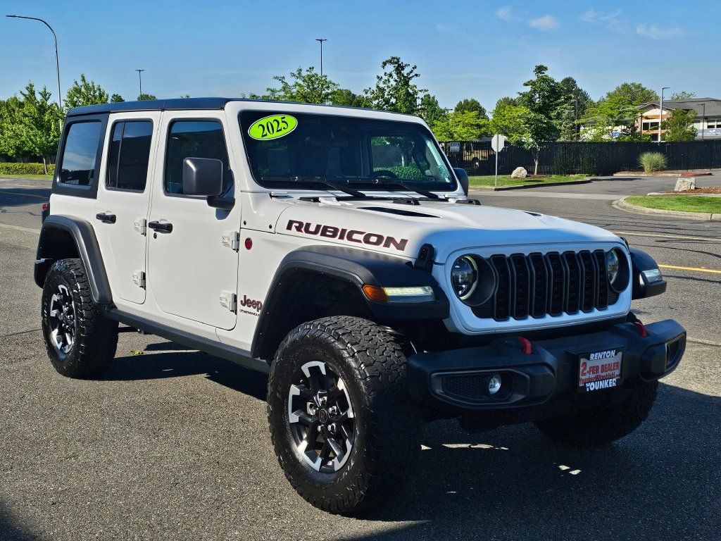 Used 2025 Jeep Wrangler Unlimited Rubicon AWD/4WD image 4