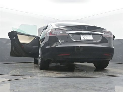 Used 2020 Tesla Model S Long Range Plus image 60