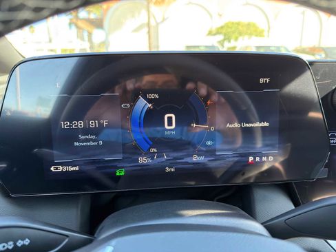 New 2026 Chevrolet Equinox EV LT image 28