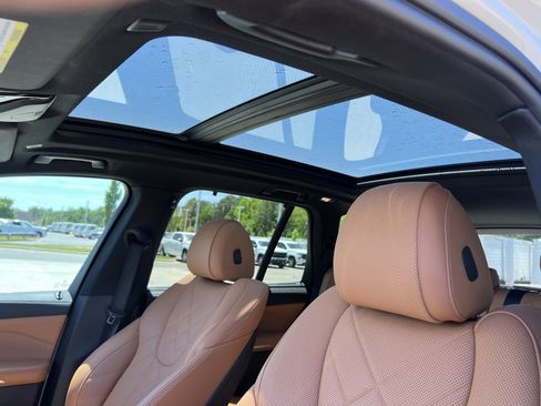 Used 2023 BMW X5 xDrive40i w/ Executive Package AWD/4WD image 17