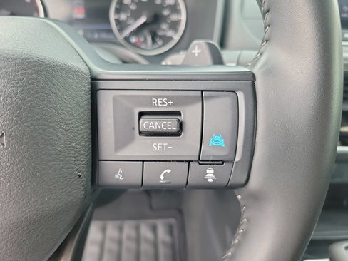 Used 2025 Nissan Rogue SV FWD image 20