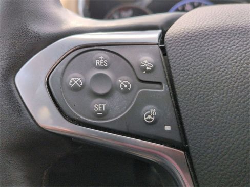 Used 2023 Chevrolet Traverse Premier image 18