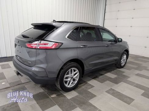 Used 2024 Ford Edge SEL w/ Convenience Package AWD/4WD image 4