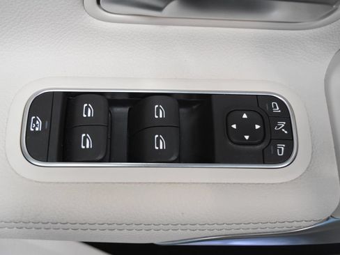 Certified 2026 Mercedes-Benz CLA 250 4MATIC image 5