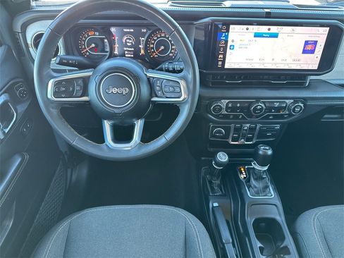 Used 2024 Jeep Wrangler Sahara image 20