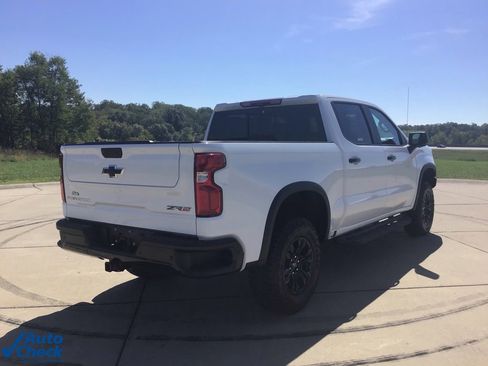 Used 2025 Chevrolet Silverado 1500 ZR2 w/ Technology Package image 3