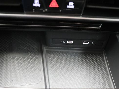 Used 2024 Volkswagen Atlas SE image 26