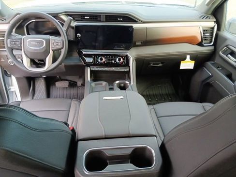 New 2026 GMC Sierra 2500 Denali w/ Denali Reserve Package image 8