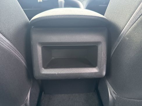 Used 2018 Toyota Camry LE image 27