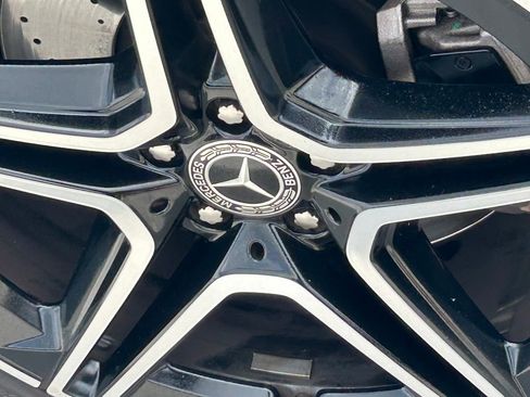 Used 2024 Mercedes-Benz GLS 450 4MATIC w/ AMG Line Exterior image 15