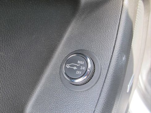 Used 2021 Chevrolet Traverse LT w/ LT Premium Package FWD image 11
