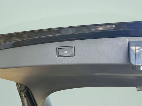 New 2026 Volkswagen Tiguan SEL R-Line image 25