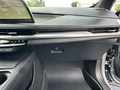 Certified 2025 Cadillac XT4 Premium Luxury FWD image 28