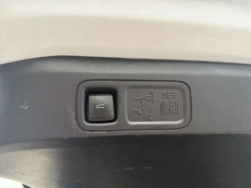 Used 2023 Ford Expedition Limited AWD/4WD image 37