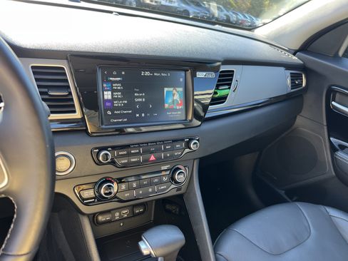 Used 2019 Kia Niro EX Premium w/ Sunroof Package image 29