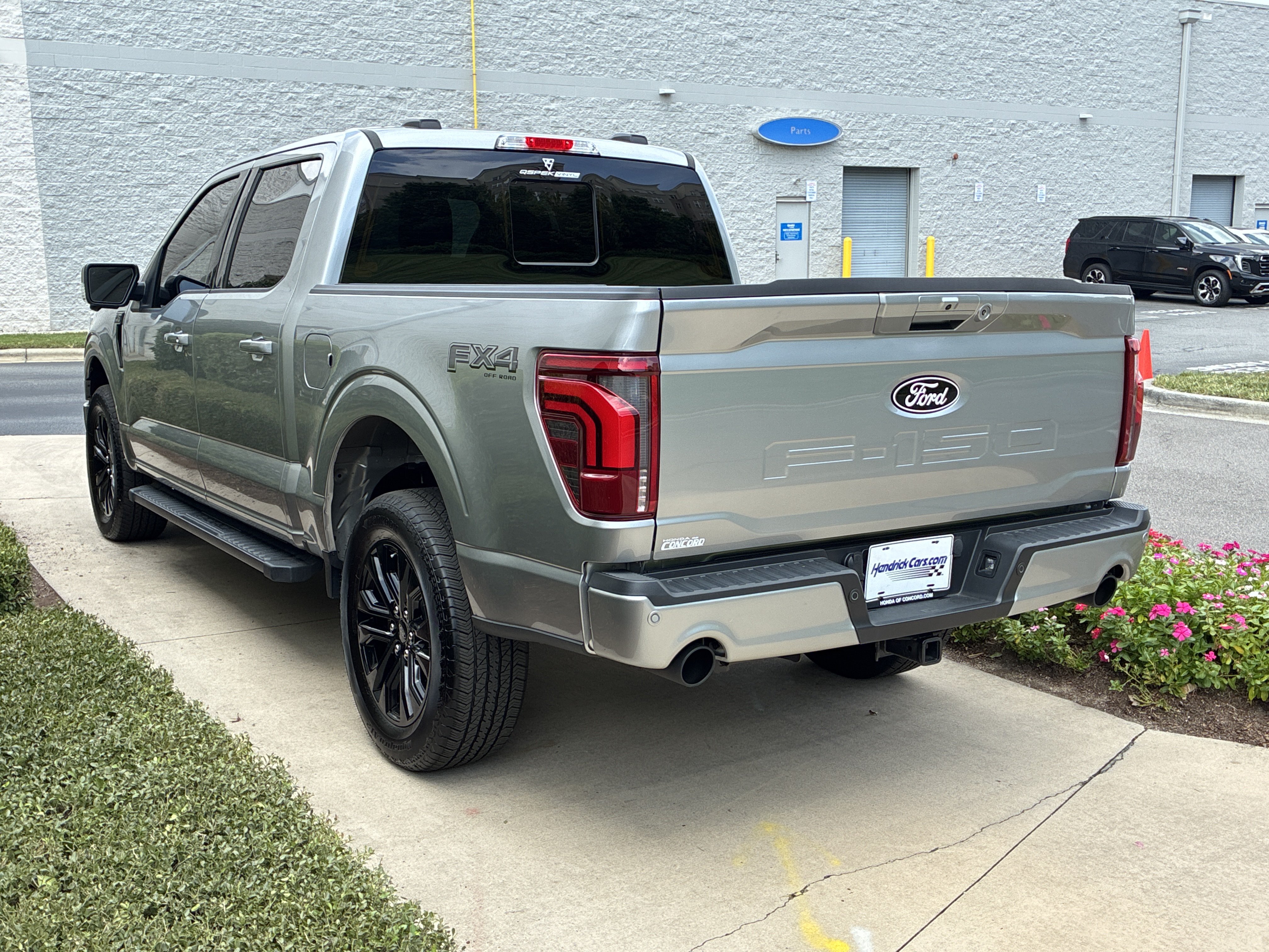 Used 2025 Ford F150 Lariat w/ Equipment Group 501A Mid AWD/4WD image 5