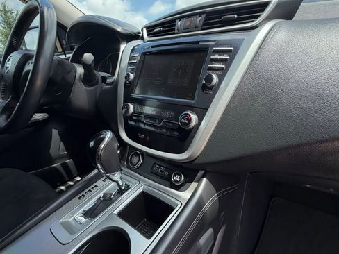 Used 2019 Nissan Murano SV FWD image 21