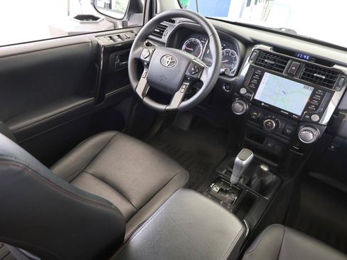 Used 2021 Toyota 4Runner TRD Off-Road Premium w/ Moonroof Package AWD/4WD image 15