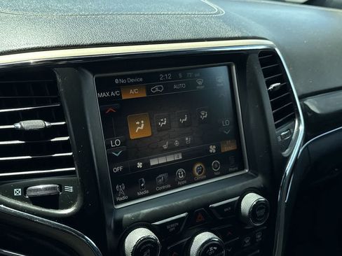 Used 2016 Jeep Grand Cherokee Overland AWD/4WD image 18