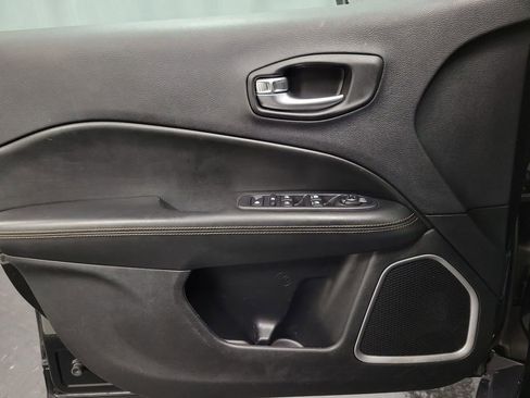 Used 2020 Jeep Compass Limited image 23