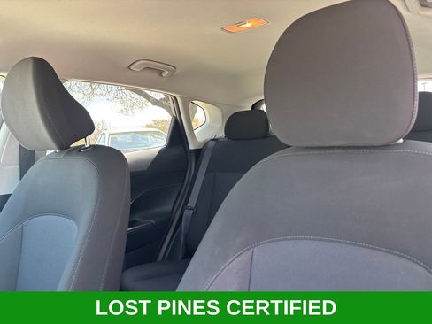 Used 2025 Hyundai Kona SEL image 11