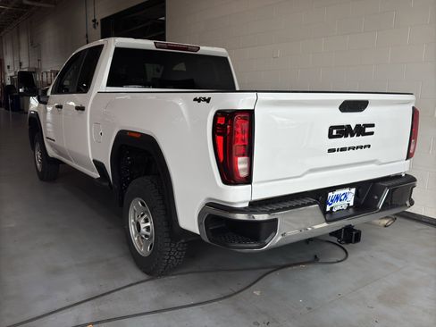 Used 2025 GMC Sierra 2500 Pro AWD/4WD image 3