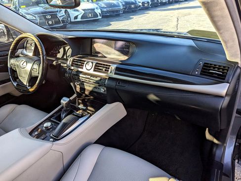 Used 2013 Lexus LS 460 AWD image 32