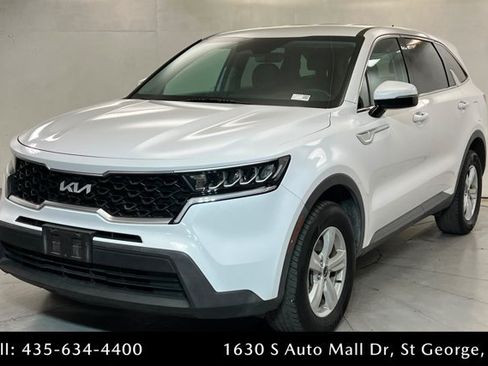 Used 2022 Kia Sorento LX AWD/4WD image 1