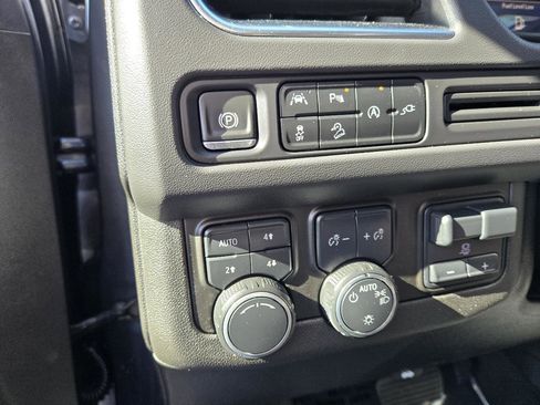 Used 2021 Chevrolet Tahoe Z71 w/ Z71 Signature Package image 8