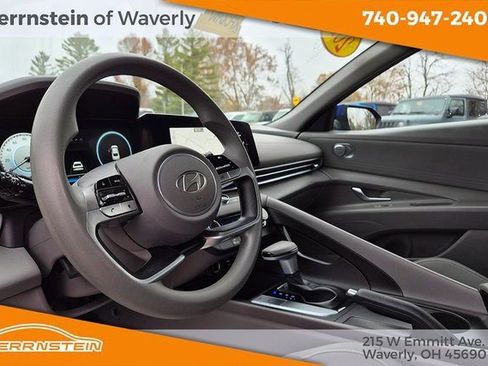 Used 2024 Hyundai Elantra SEL image 19