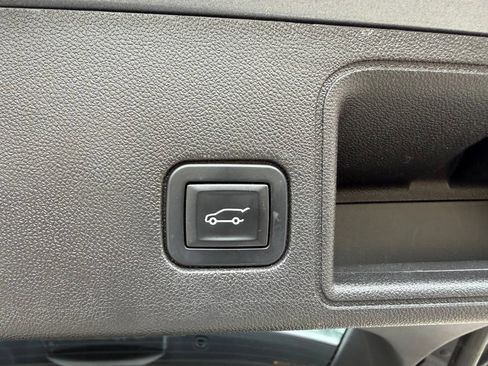 Used 2018 GMC Terrain SLE w/ Driver Convenience Package AWD/4WD image 24