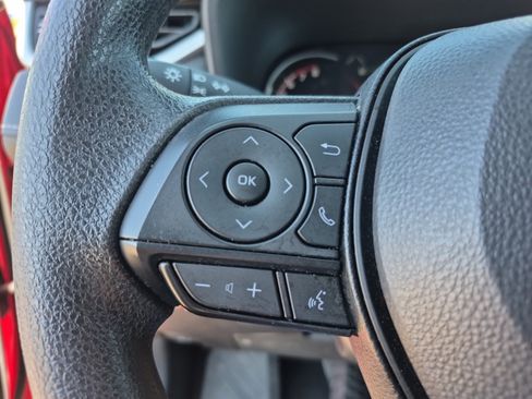 Used 2025 Toyota RAV4 XLE AWD/4WD image 16