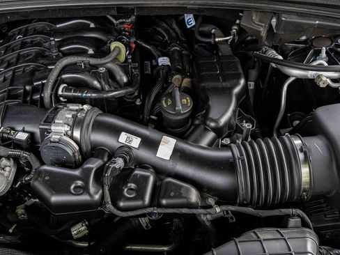 Used 2023 Jeep Grand Cherokee L Laredo image 29