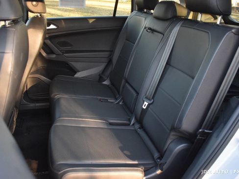Used 2019 Volkswagen Tiguan SEL w/ 3rd Row Seat Package image 14