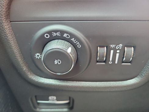 Used 2024 Jeep Grand Cherokee Limited AWD/4WD image 29