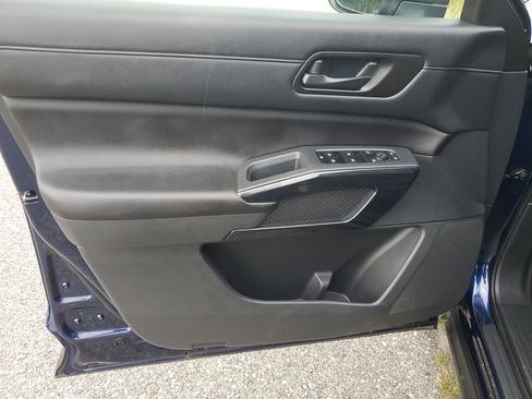 Certified 2024 Nissan Pathfinder SV image 15