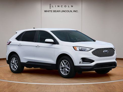 Used 2024 Ford Edge SEL w/ Convenience Package AWD/4WD image 3