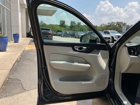 Certified 2025 Volvo XC60 B5 Core AWD/4WD image 14