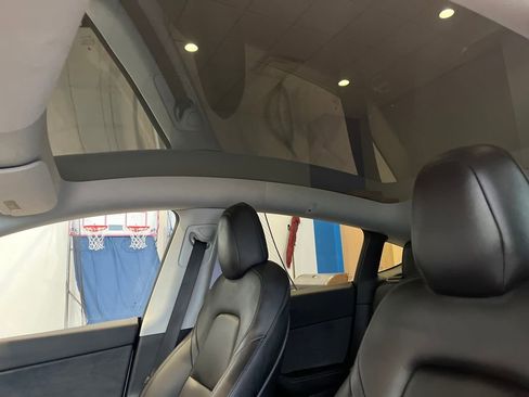 Used 2021 Tesla Model Y Long Range image 21