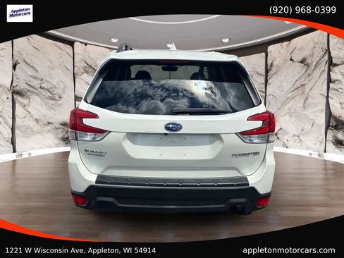 Used 2019 Subaru Forester Premium AWD/4WD image 5