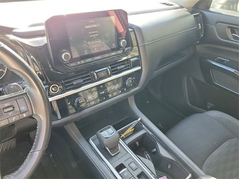 Used 2022 Nissan Pathfinder SV image 21