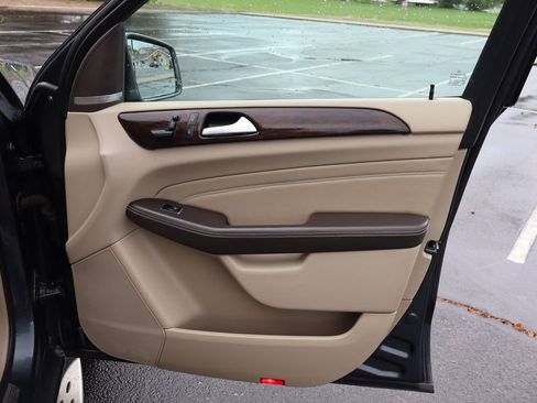 Used 2013 Mercedes-Benz ML 350 4MATIC image 26