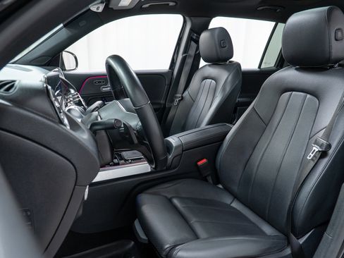 Used 2022 Mercedes-Benz GLB 250 250 4MATIC image 13