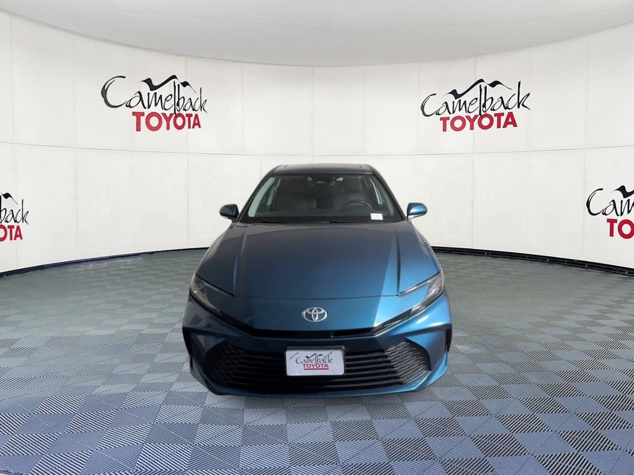 Used 2025 Toyota Camry LE w/ Convenience Package FWD image 5