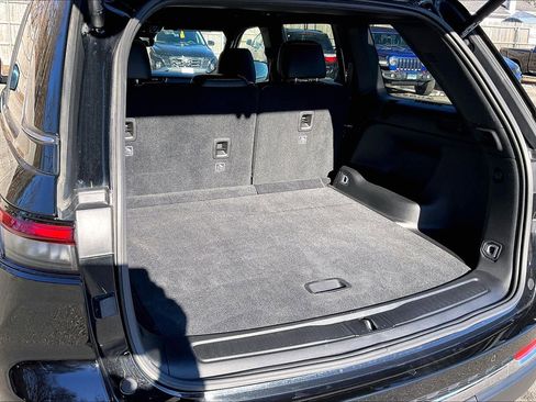 Certified 2024 Jeep Grand Cherokee Limited image 29